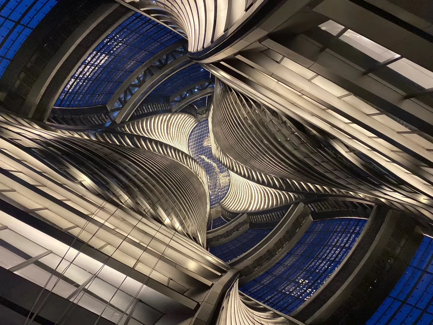 2020: Leeza SOHO, the atrium