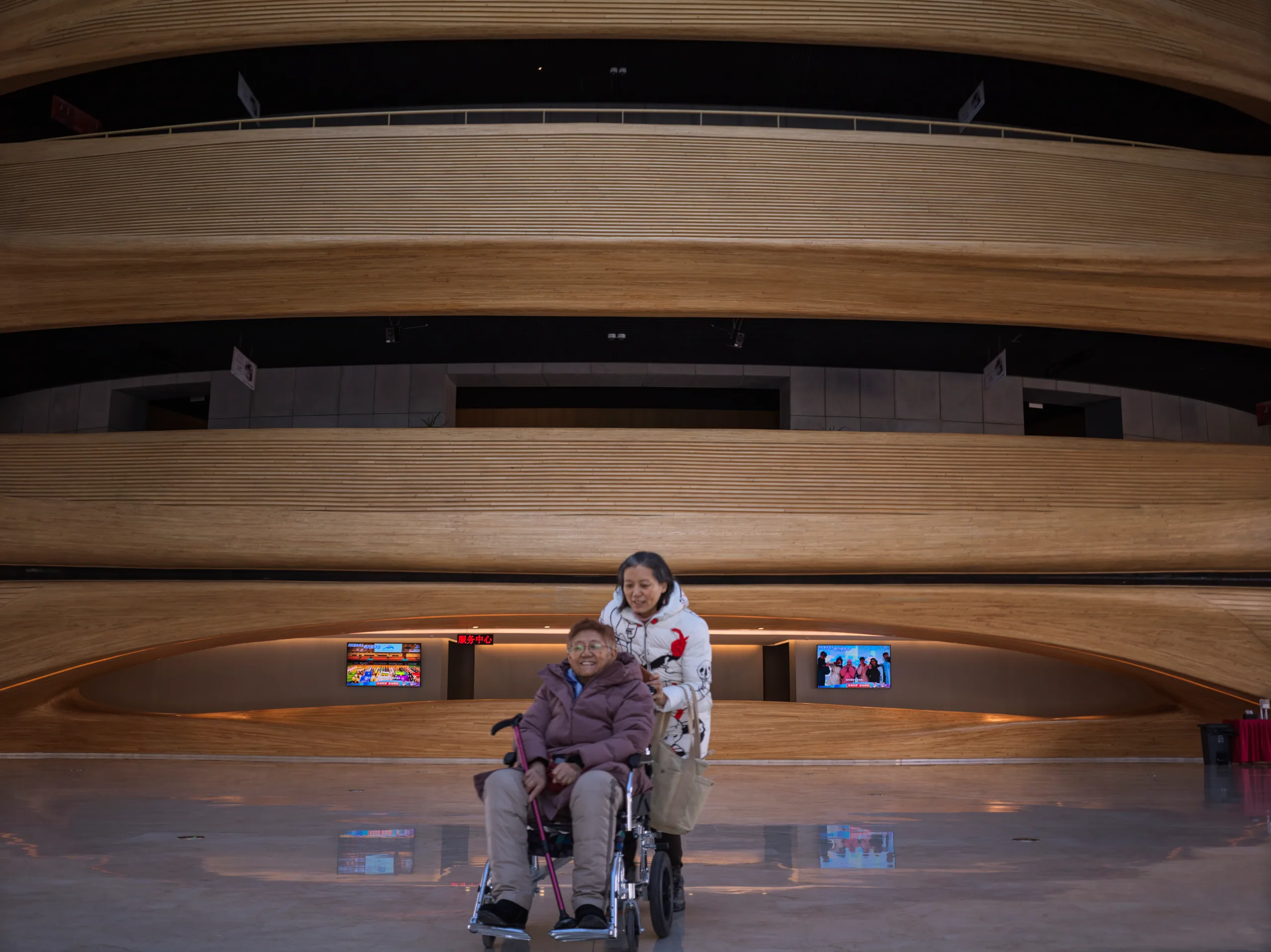 China: Buildings: The foyer